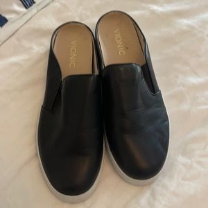 Women’s Vionic Slip on Leather Shoes, Size 7.5